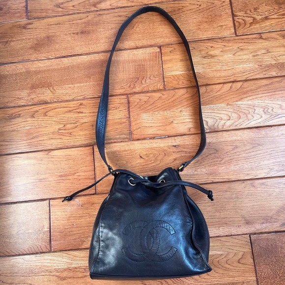 CHANEL Black Shoulder Bag - Picture 10 of 15